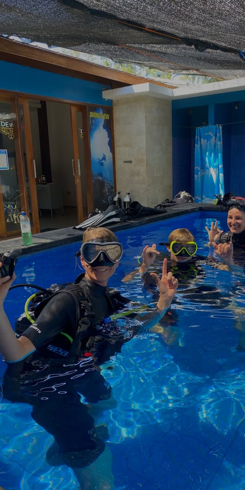 PADI Open Water vs Discover Scuba, Which One?